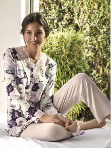 Женская пижама с кофтой на пуговках с ажурной вставкой  персиковый  42 (65566P)