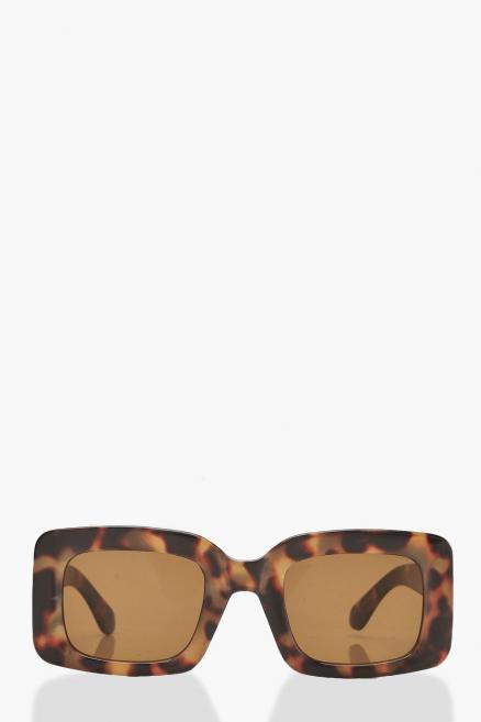 Крупные солнцезащитные очки в роговой оправе с тканевым чехлом